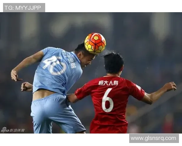 苏宁与恒大激战正酣精彩瞬间回顾与赛场图片分享